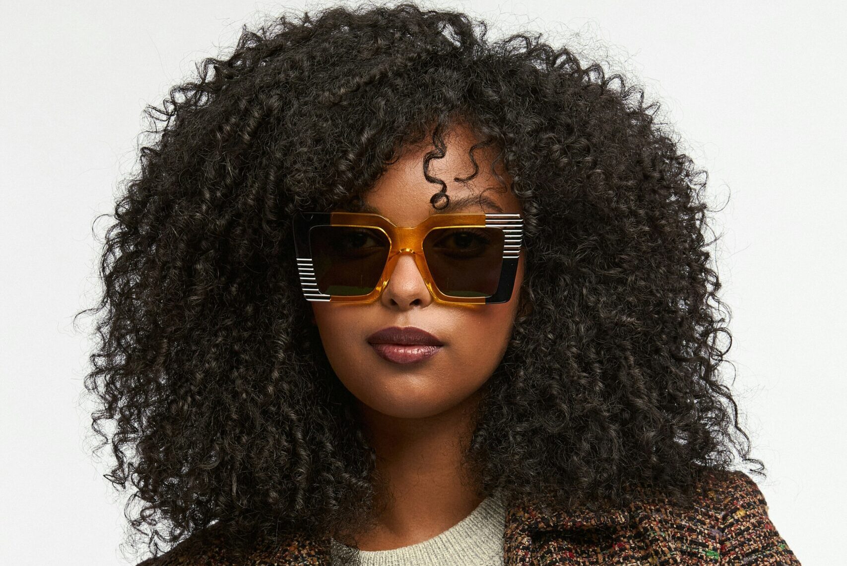 zeelool-glasses-JZOfBpLBEjI-unsplash