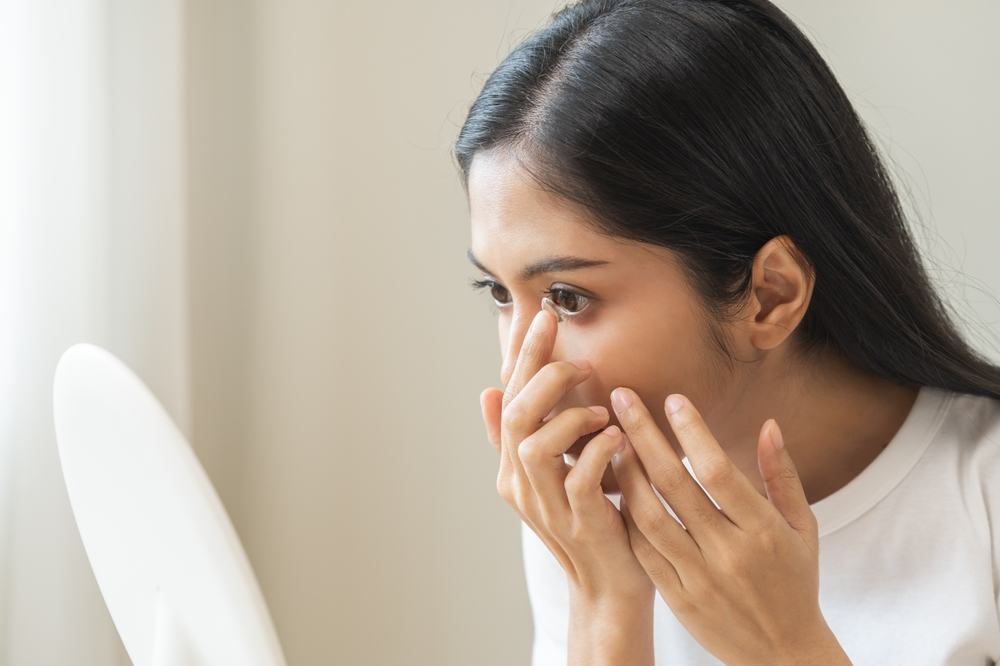 Dry Eye and Contact Lenses: Managing Discomfort and Maintaining Eye Health